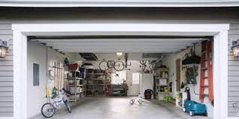Garage in Cottonwood Heights, Utah 0