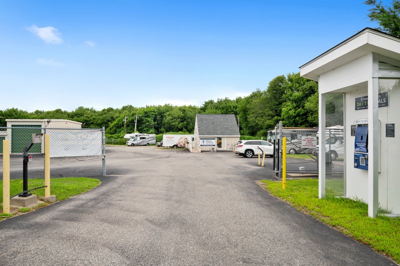 Self Storage Unit in Portsmouth, RI 1