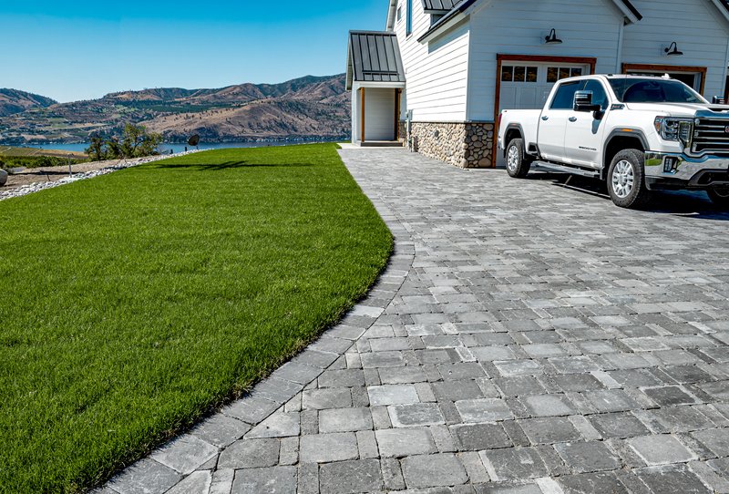 Driveway in West Hills, California 0